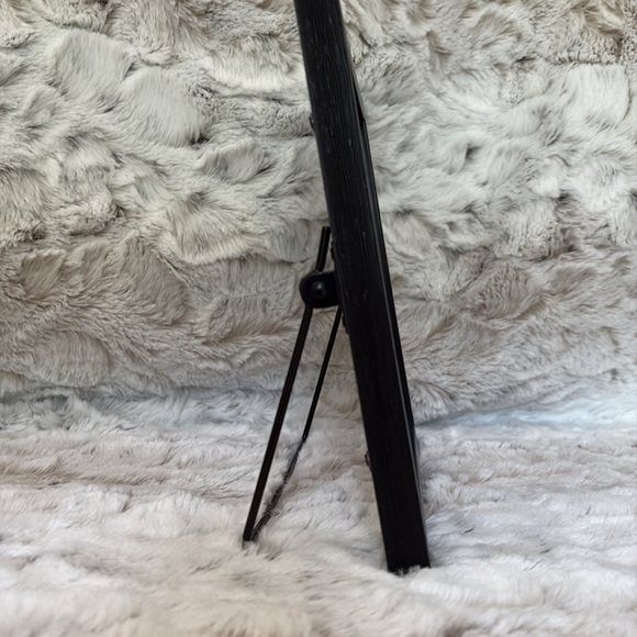 Black Frame. Holds 7 x 7 Photo - Picture 3 of 5